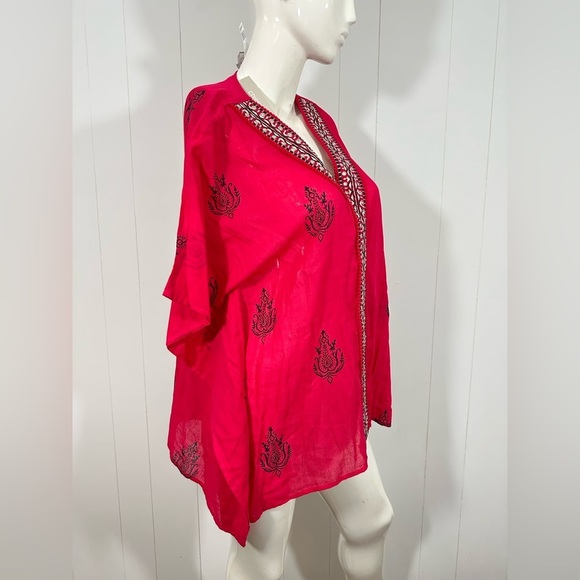 NWT Chico's Women’s Mirror Trim Poncho Tribal V Neck Size S/M Maraschino Cherry - Picture 3 of 9
